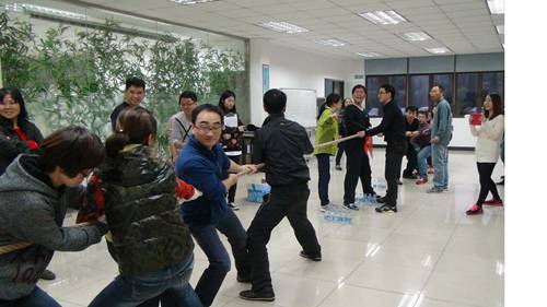 Company Sports Meeting Tug of War